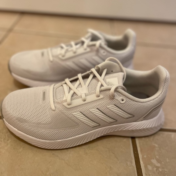 NEW without tags. White sneakers - Picture 3 of 4